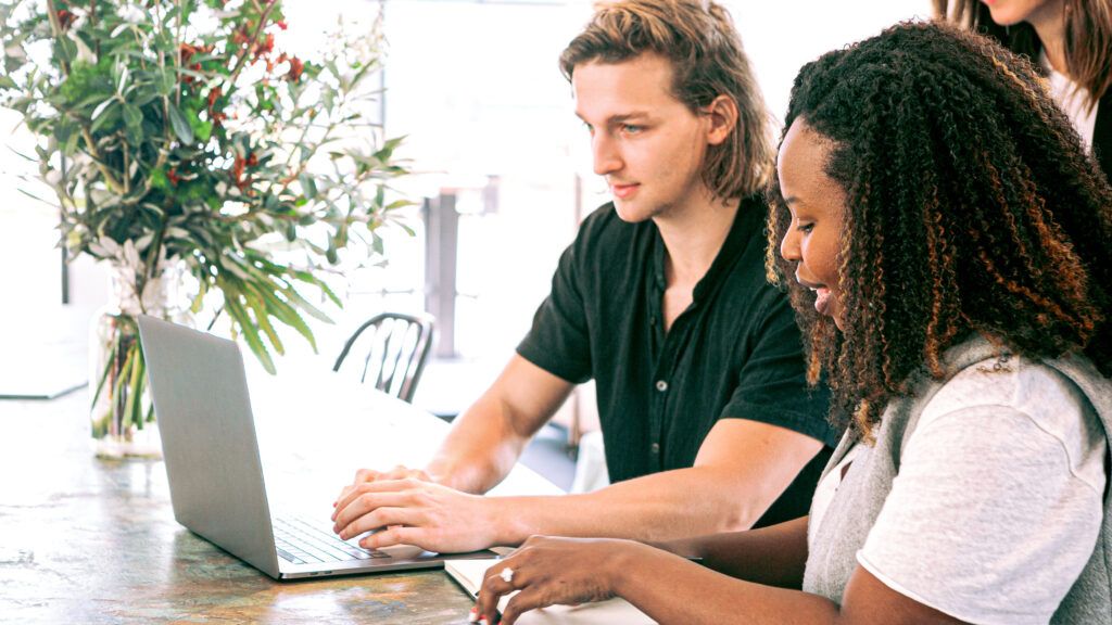 3 benefits of guarantor loans for young adults with a thin credit history